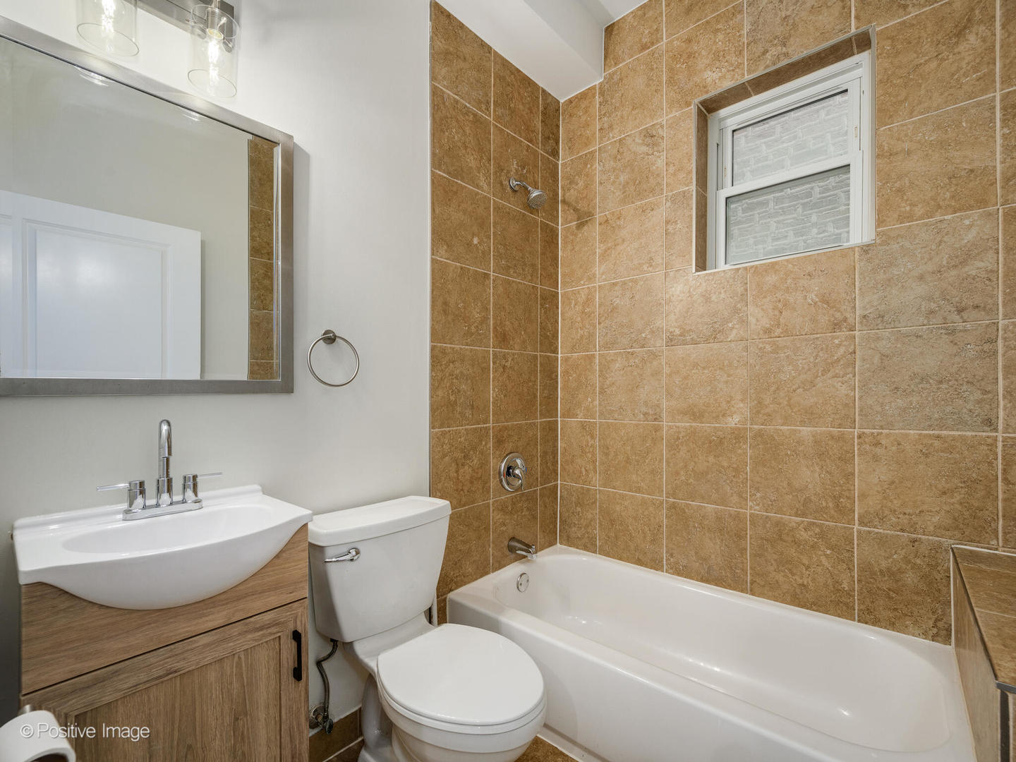4530 W Maypole Avenue Property Photo 6