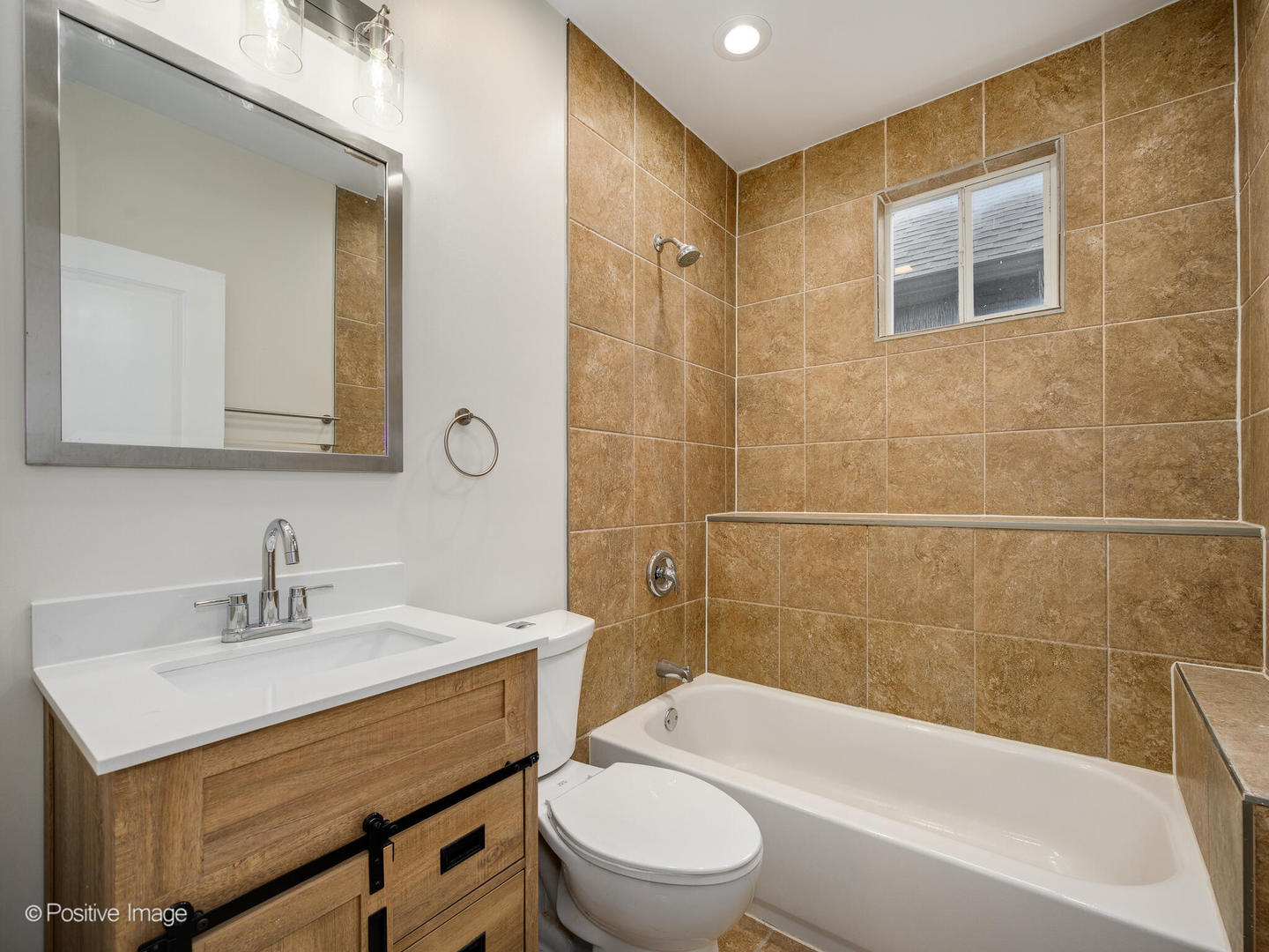 4530 W Maypole Avenue Property Photo 12