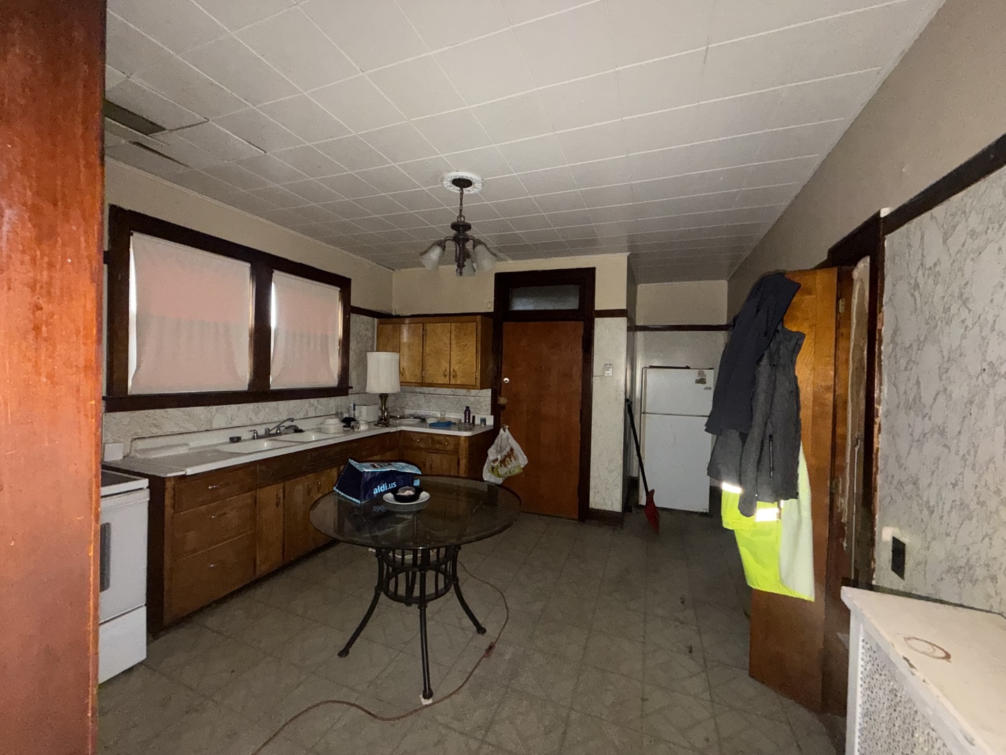 8236 S May Street Property Photo 7
