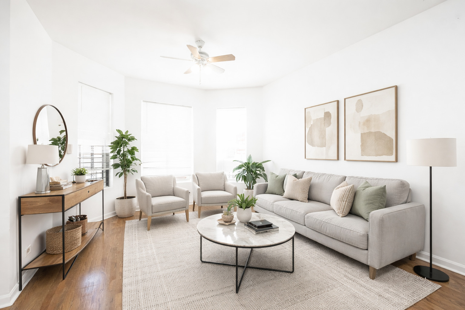 1306 S Central Park Avenue Property Photo 4