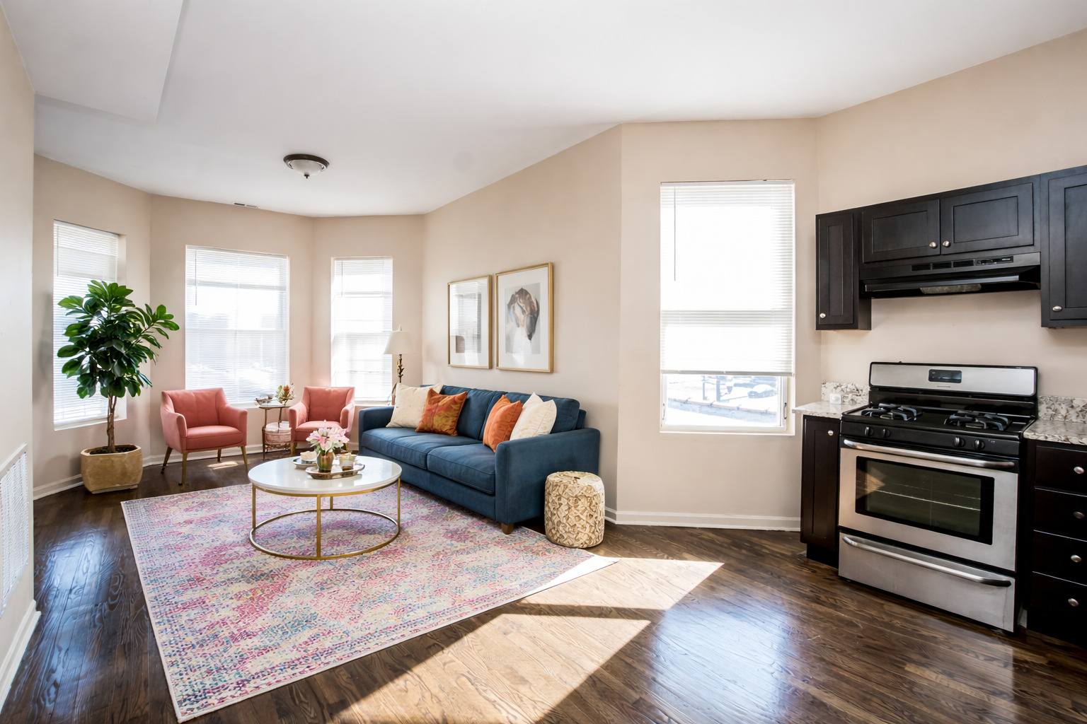 1306 S Central Park Avenue Property Photo 6