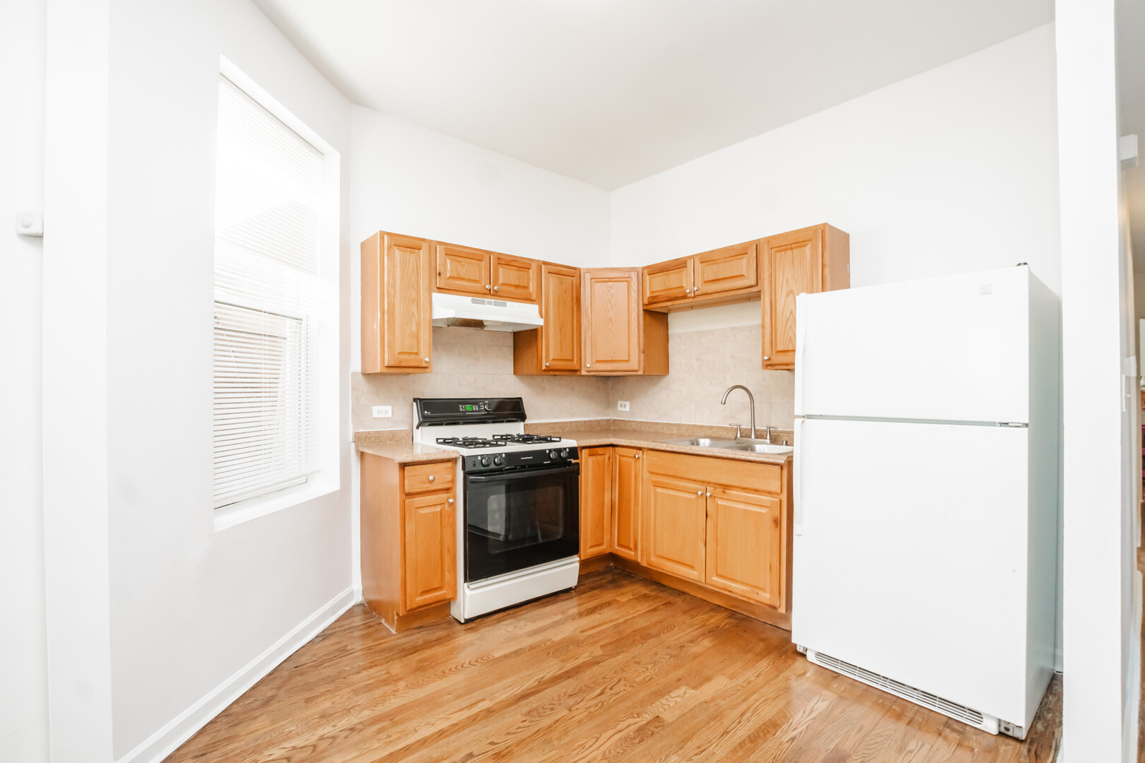 1306 S Central Park Avenue Property Photo 10