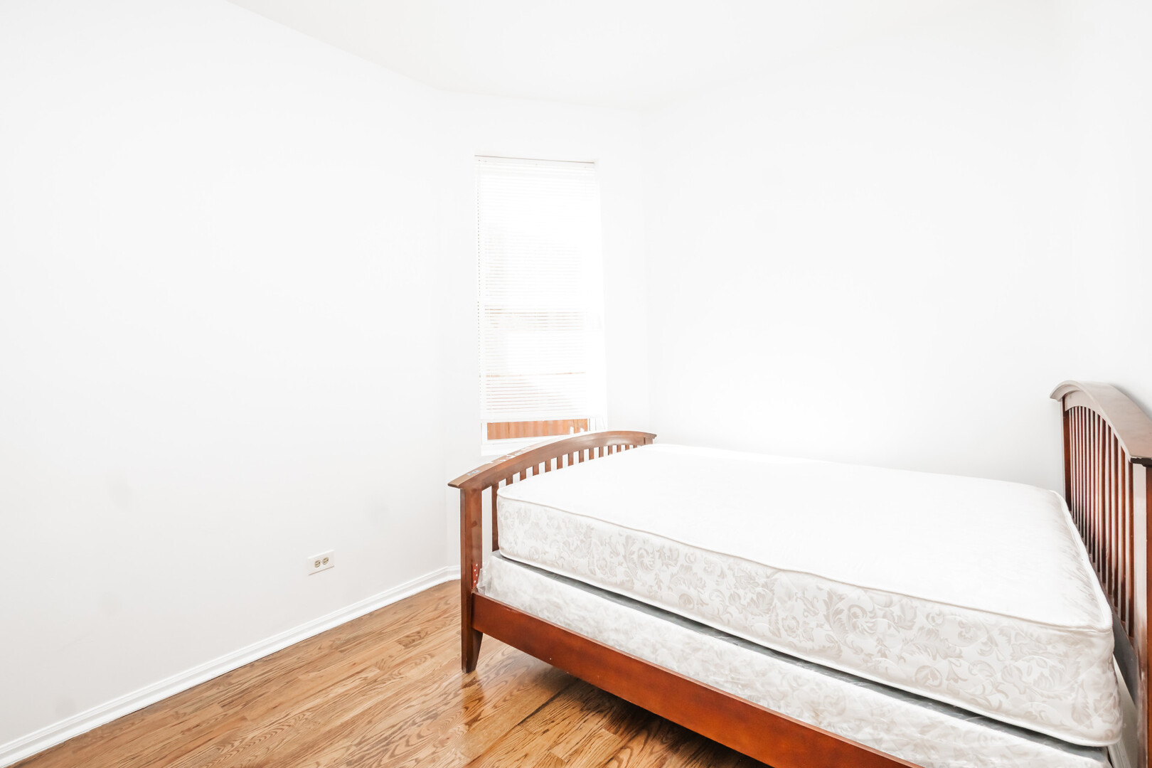 1306 S Central Park Avenue Property Photo 18