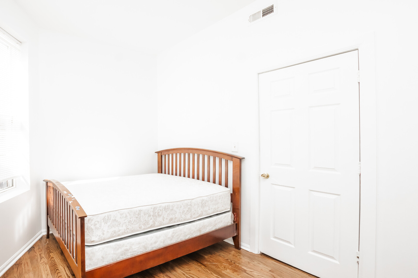 1306 S Central Park Avenue Property Photo 19