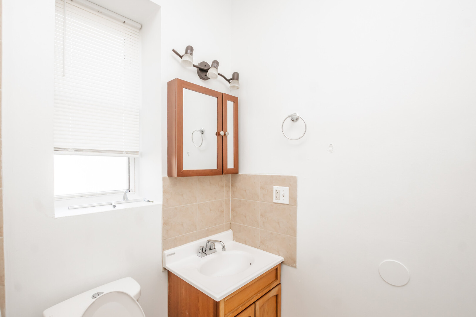 1306 S Central Park Avenue Property Photo 23