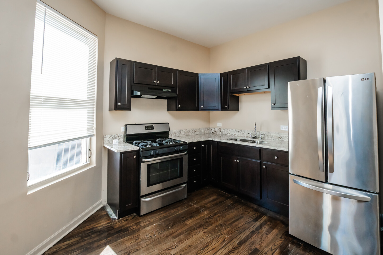 1306 S Central Park Avenue Property Photo 28