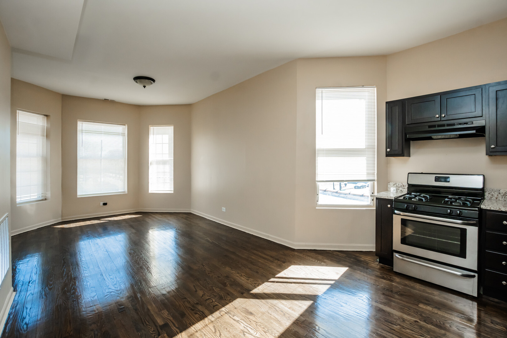 1306 S Central Park Avenue Property Photo 29