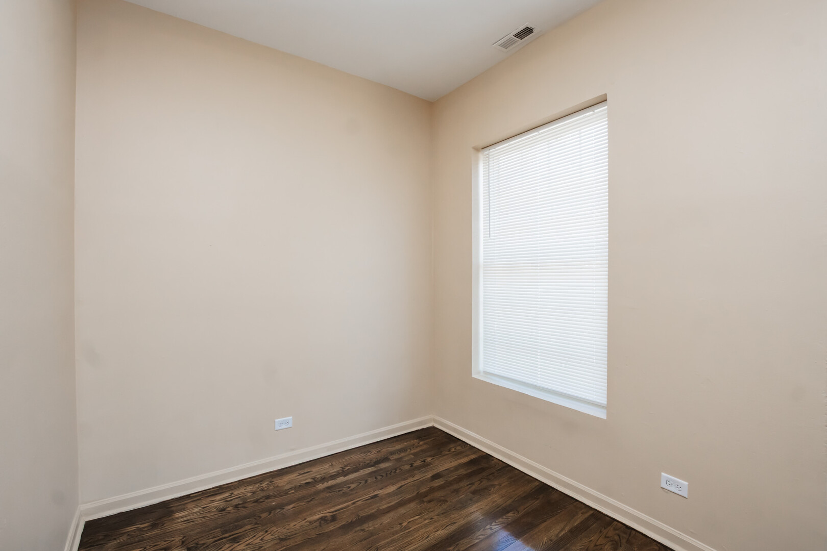 1306 S Central Park Avenue Property Photo 32