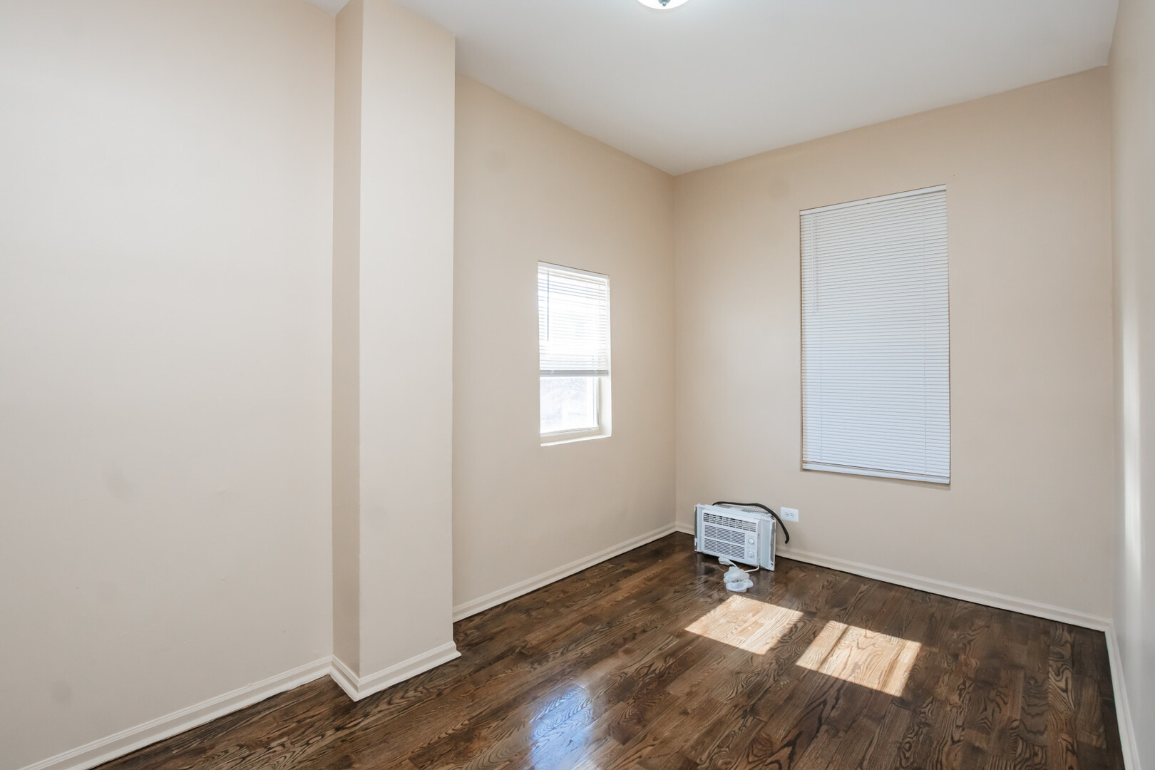 1306 S Central Park Avenue Property Photo 38