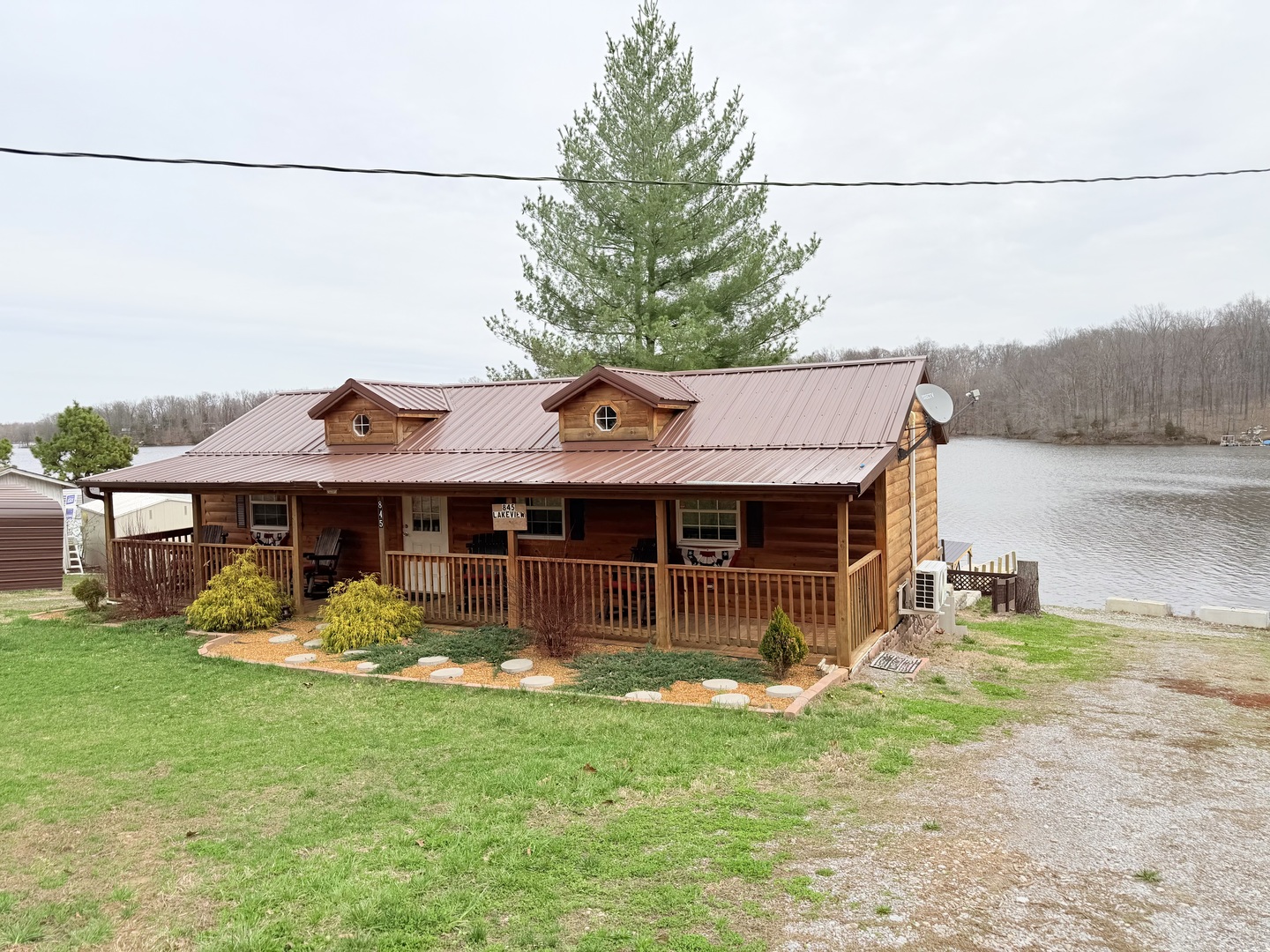 845 Lakeview Road Property Photo 8