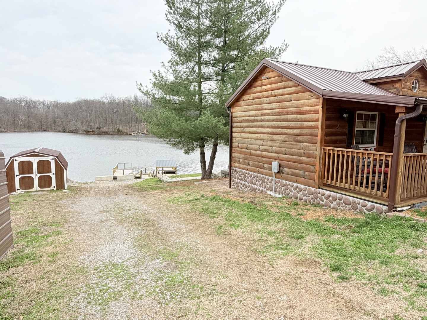 845 Lakeview Road Property Photo 9
