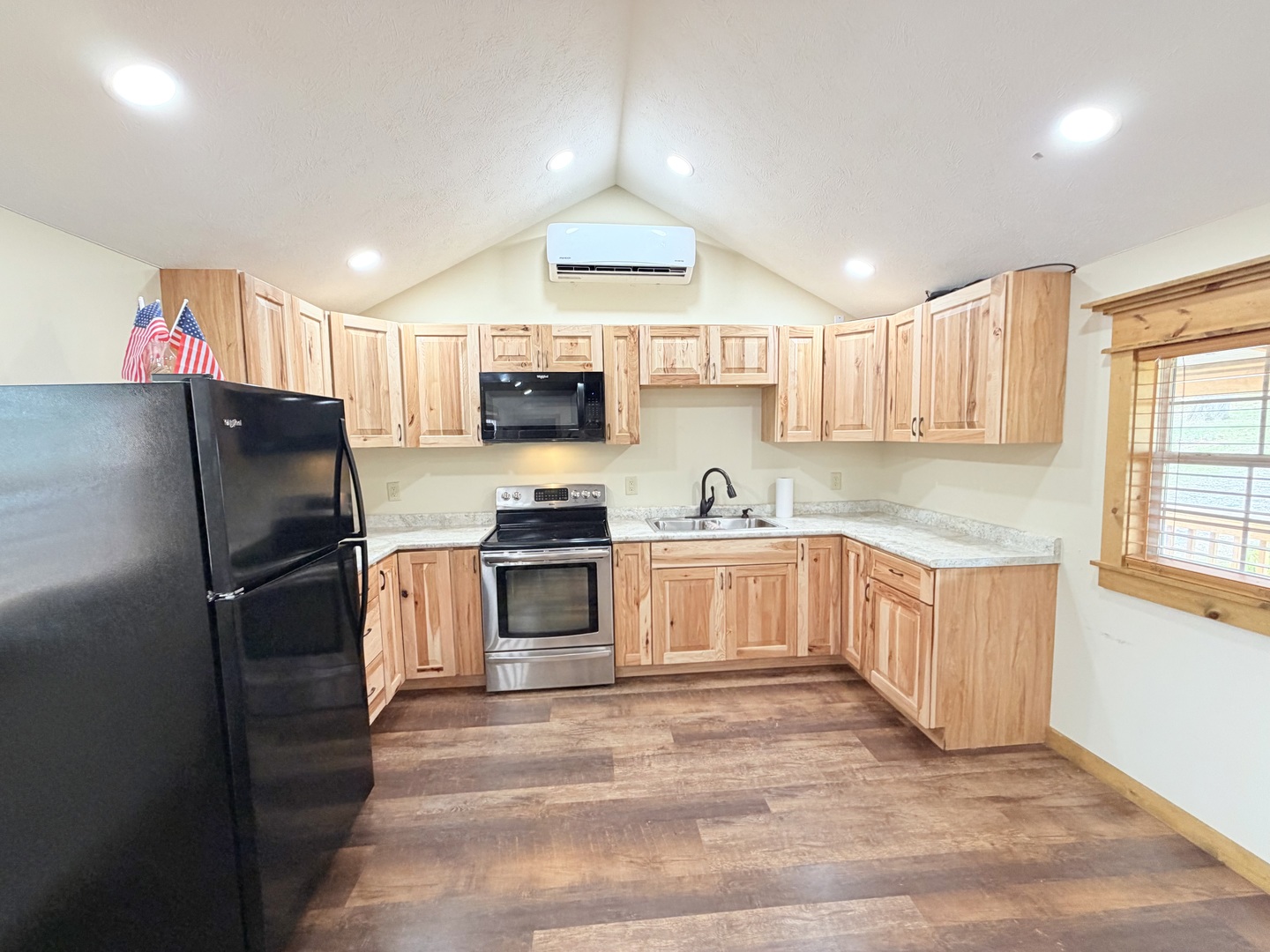845 Lakeview Road Property Photo 15