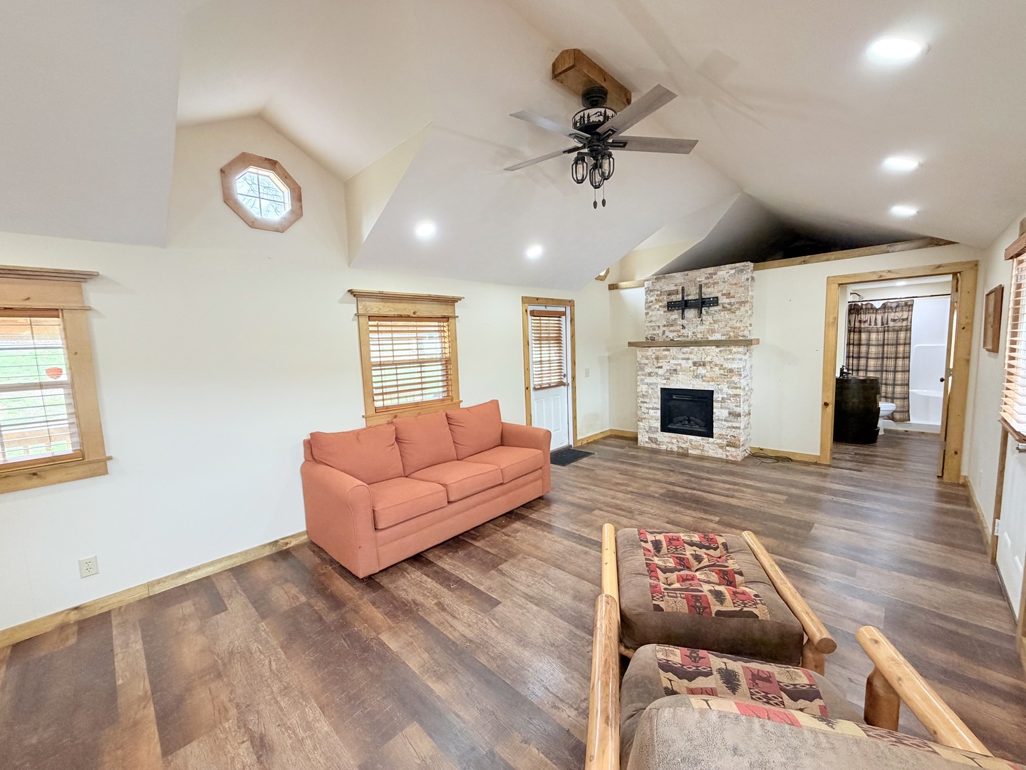 845 Lakeview Road Property Photo 17