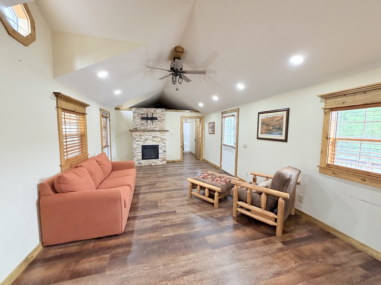 845 Lakeview Road Property Photo 18