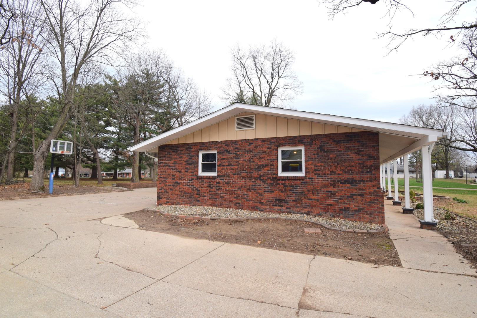 4 Webster Hill Estates Property Photo 2