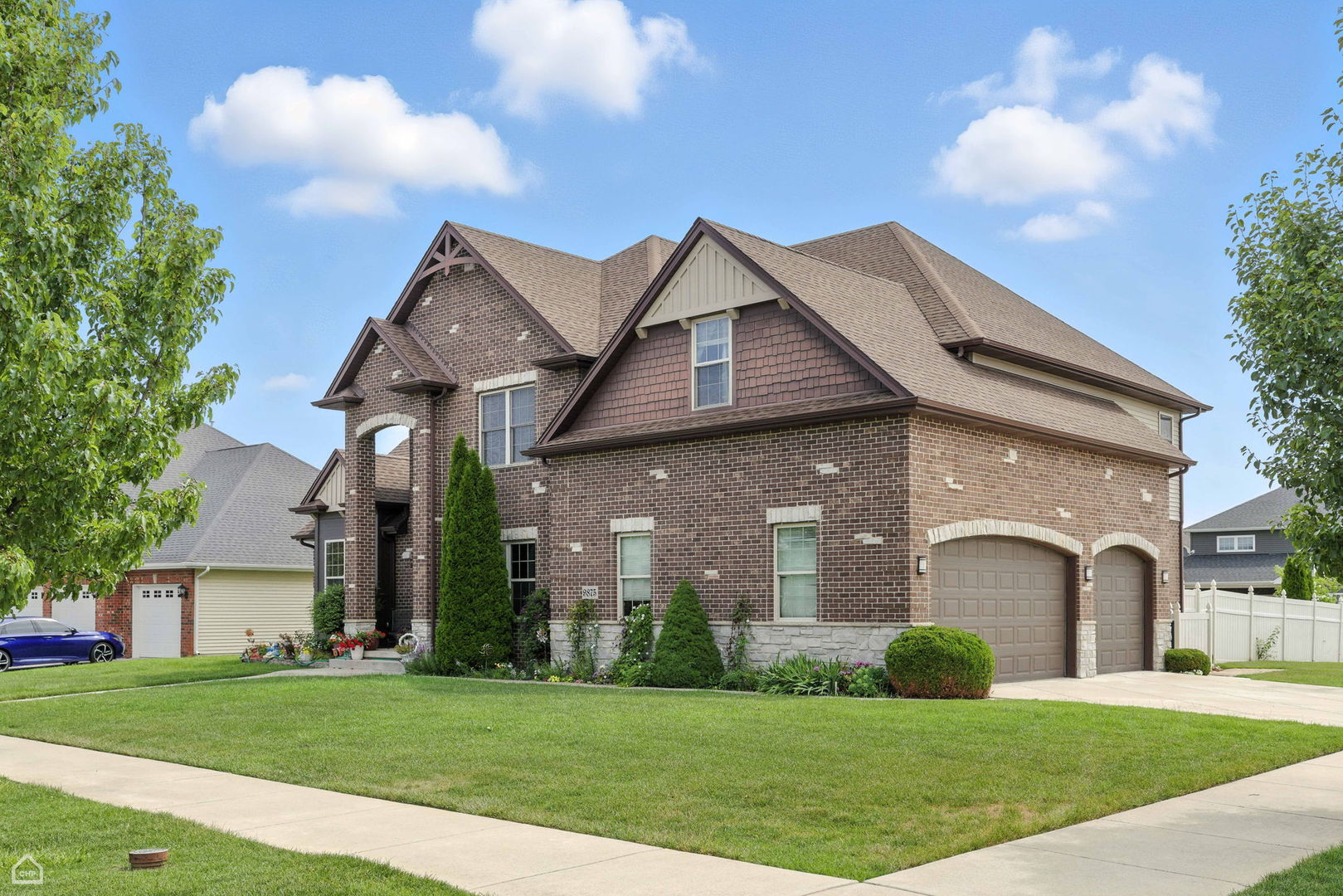 9875 Aster Cove Property Photo 3