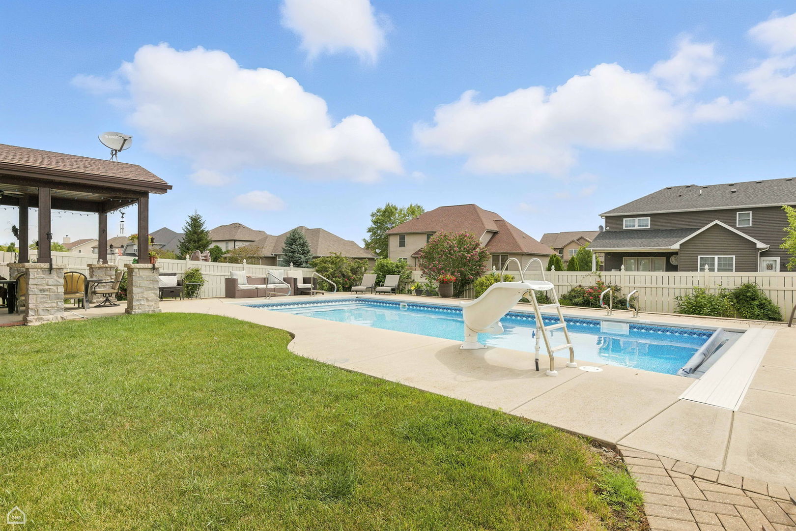 9875 Aster Cove Property Photo 32