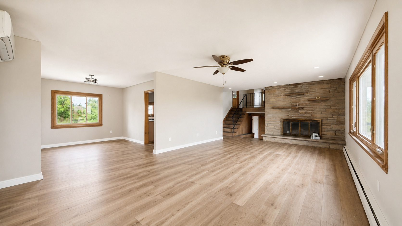 4402 S Mattis Avenue Property Photo 6