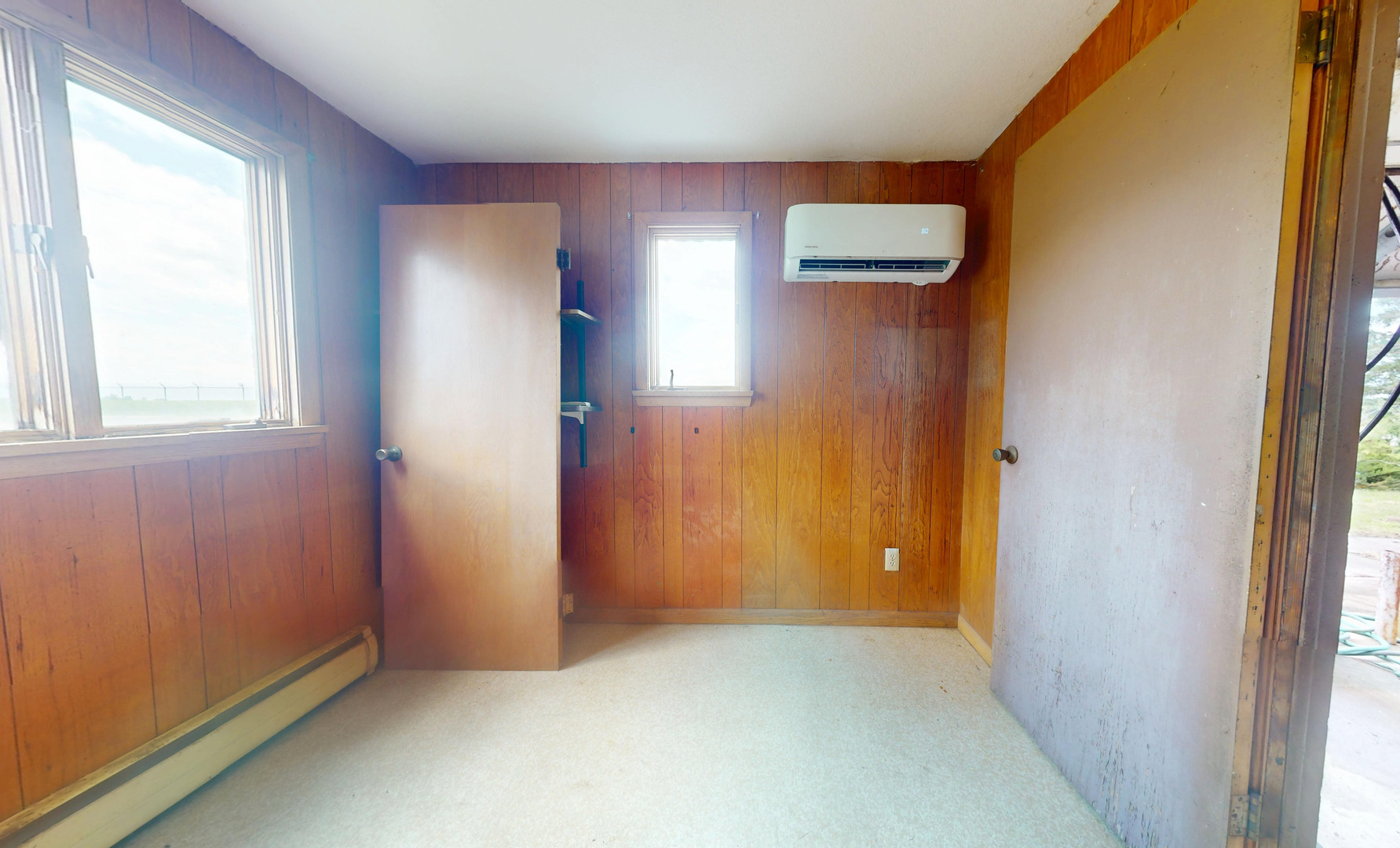 4402 S Mattis Avenue Property Photo 9