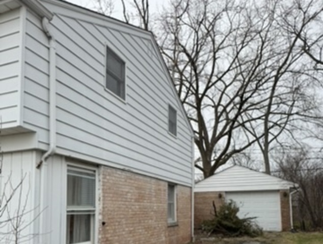 241 Indianwood Boulevard Property Photo 2