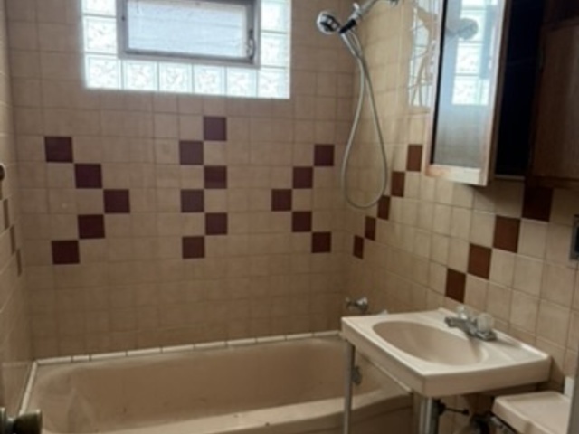 241 Indianwood Boulevard Property Photo 5