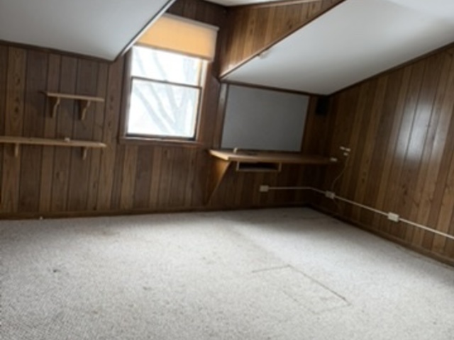 241 Indianwood Boulevard Property Photo 9
