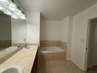 3550 W Montrose Avenue 406 Property Photo 4