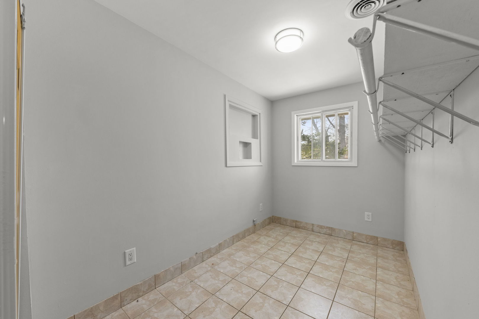 916 Barber Lane Property Photo 16