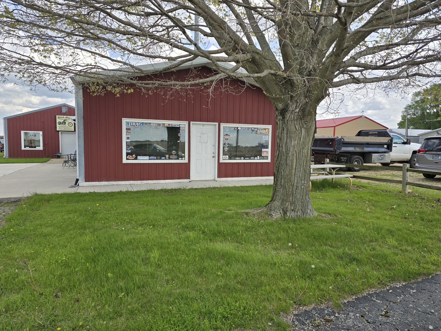 12595436 Property Photo 2