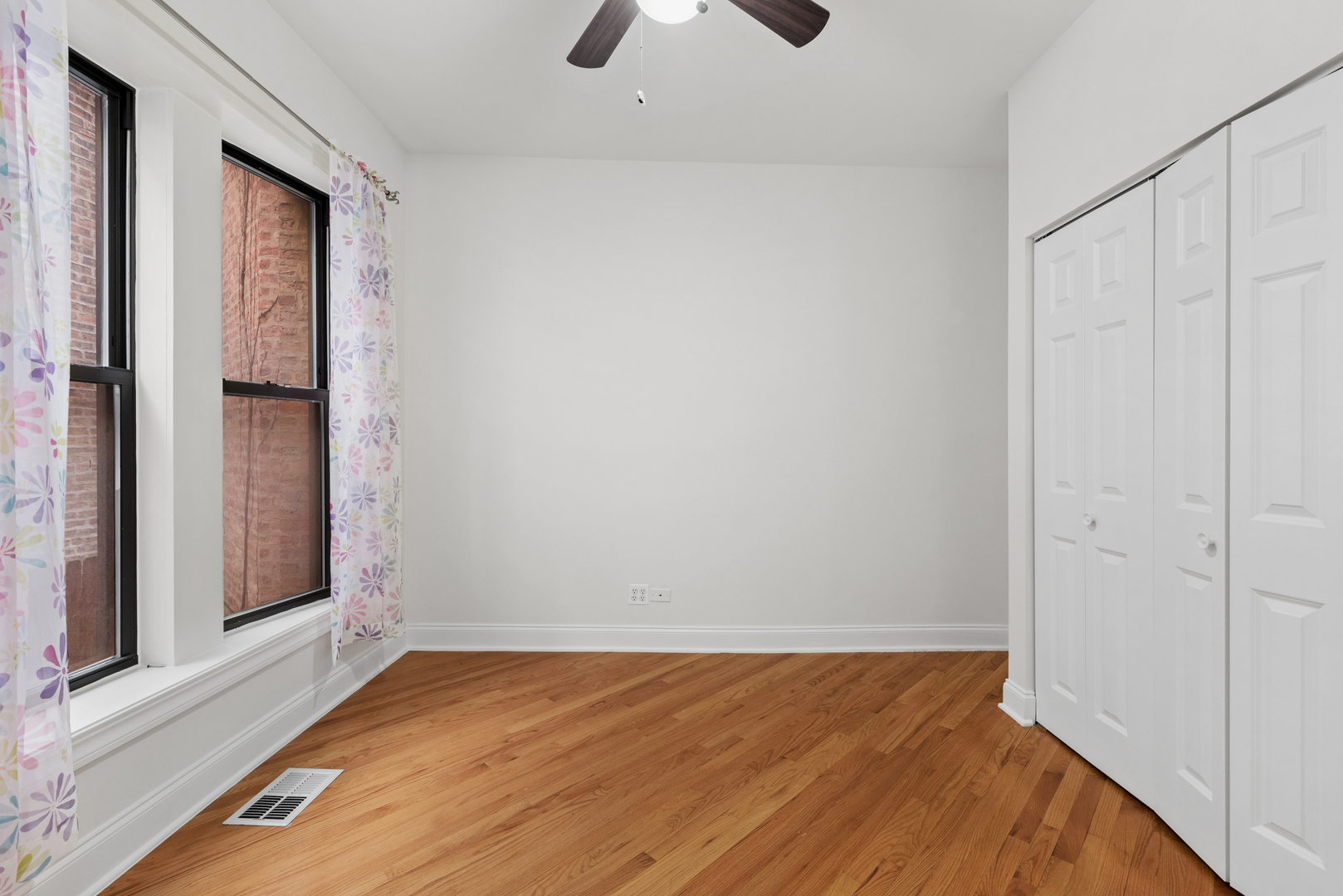 6209 S University Avenue 1 Property Photo 10