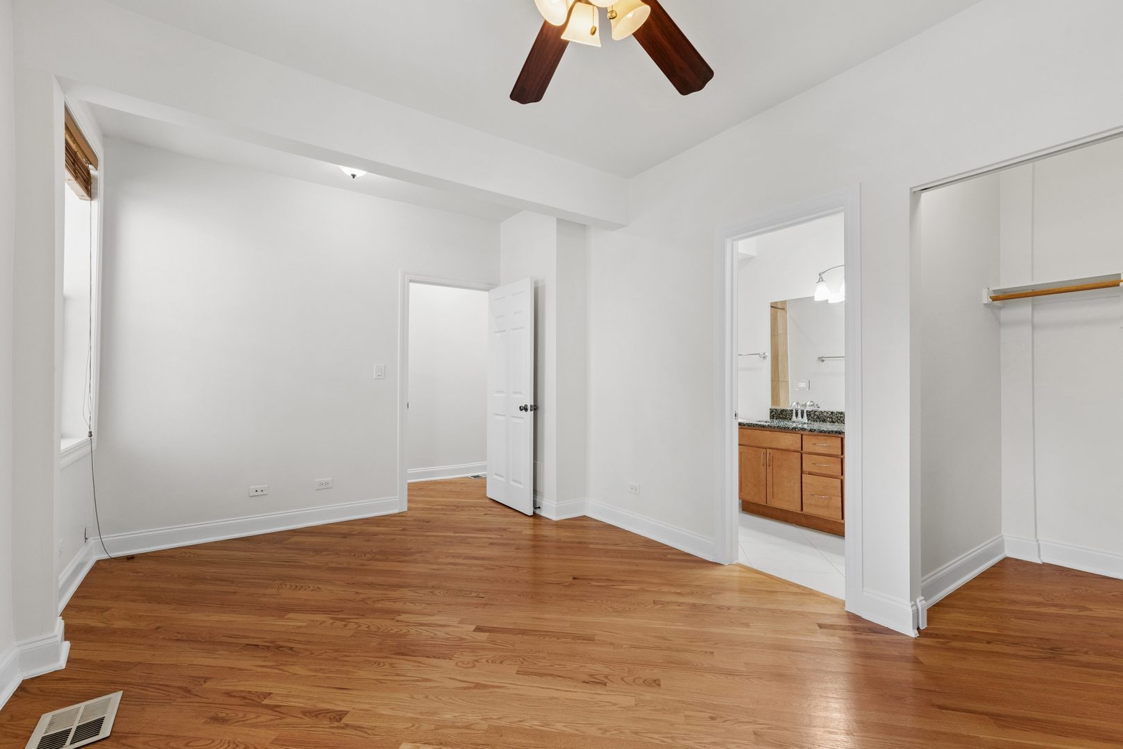 6209 S University Avenue 1 Property Photo 12