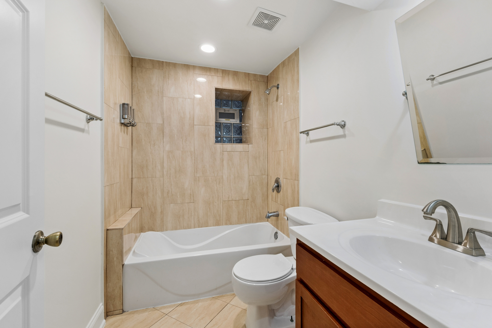 6209 S University Avenue 1 Property Photo 18