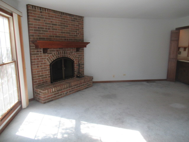 596 Windham Lane Property Photo 4