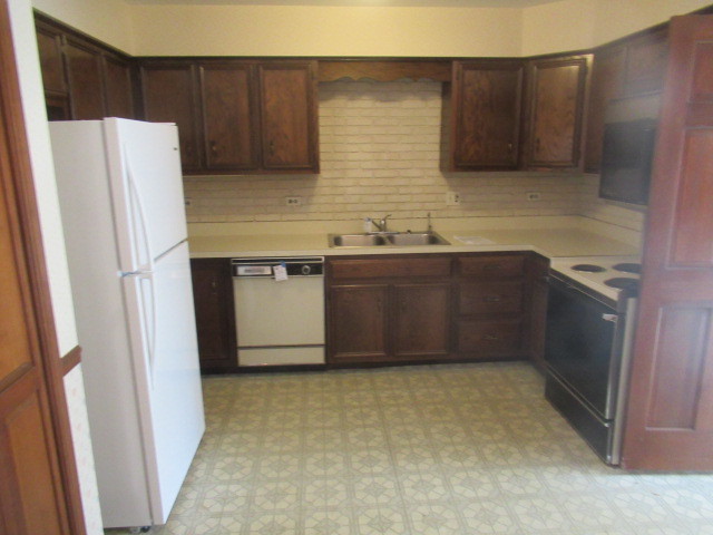 596 Windham Lane Property Photo 9