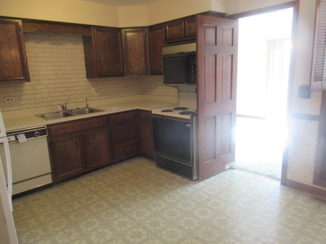 596 Windham Lane Property Photo 13