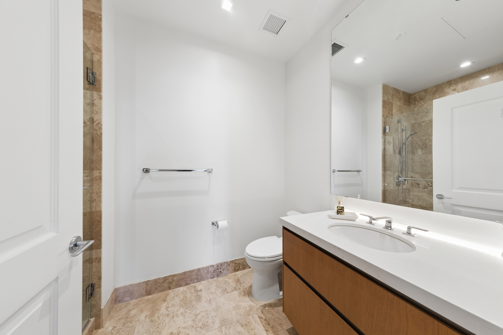 363 E Wacker Drive 2802 Property Photo 15