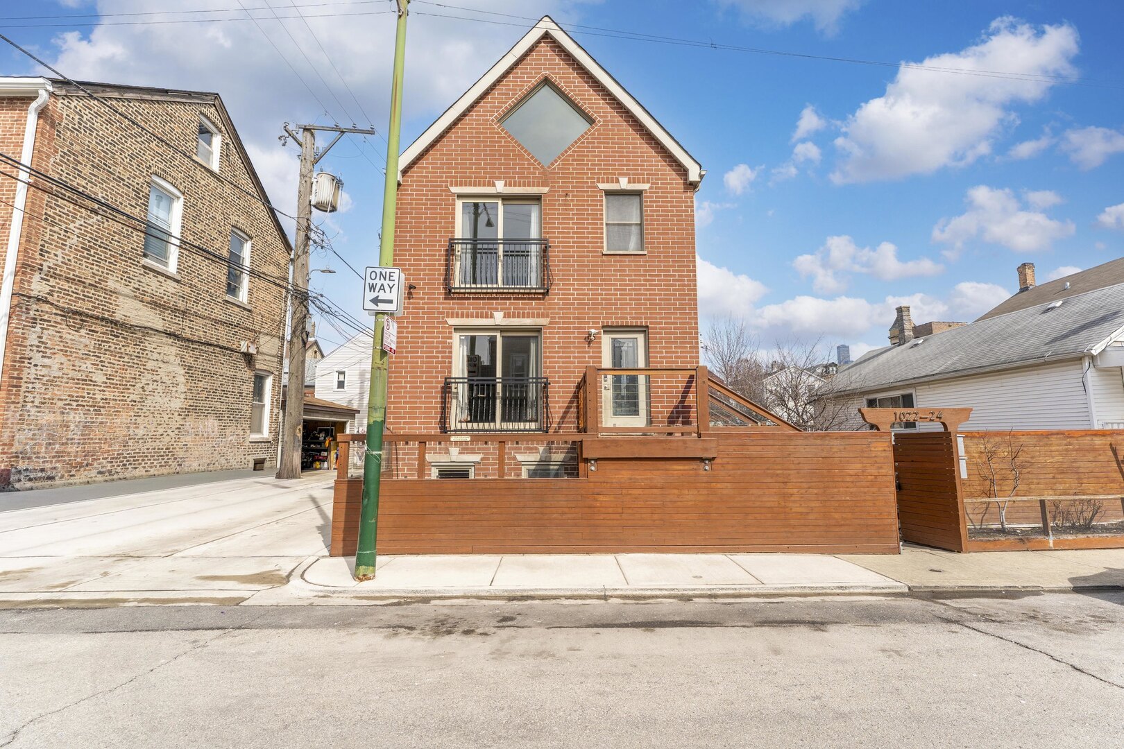 1024 W 18th Place Property Photo 1