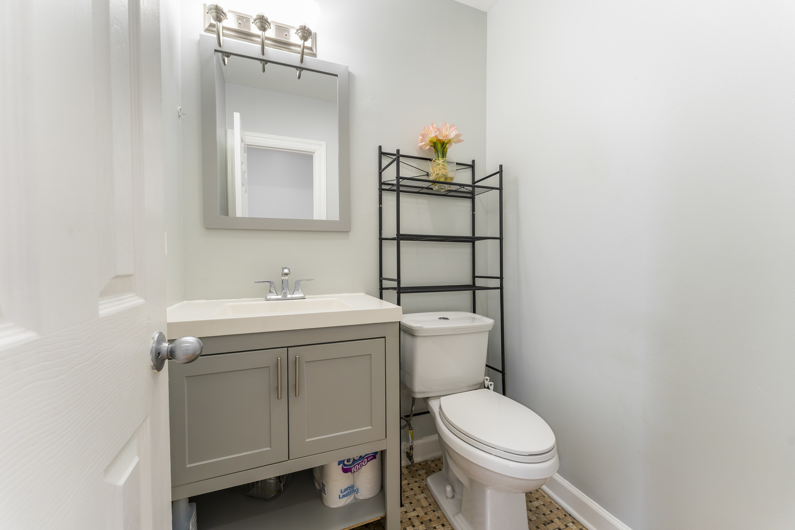 1024 W 18th Place Property Photo 10