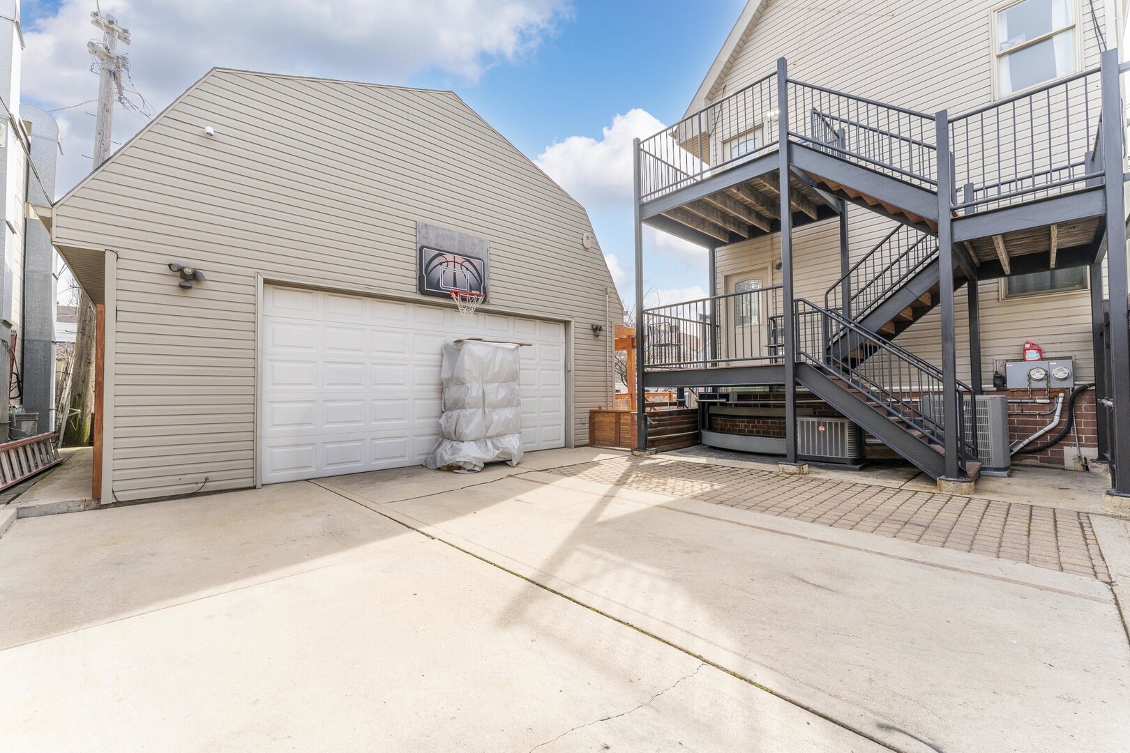 1024 W 18th Place Property Photo 32