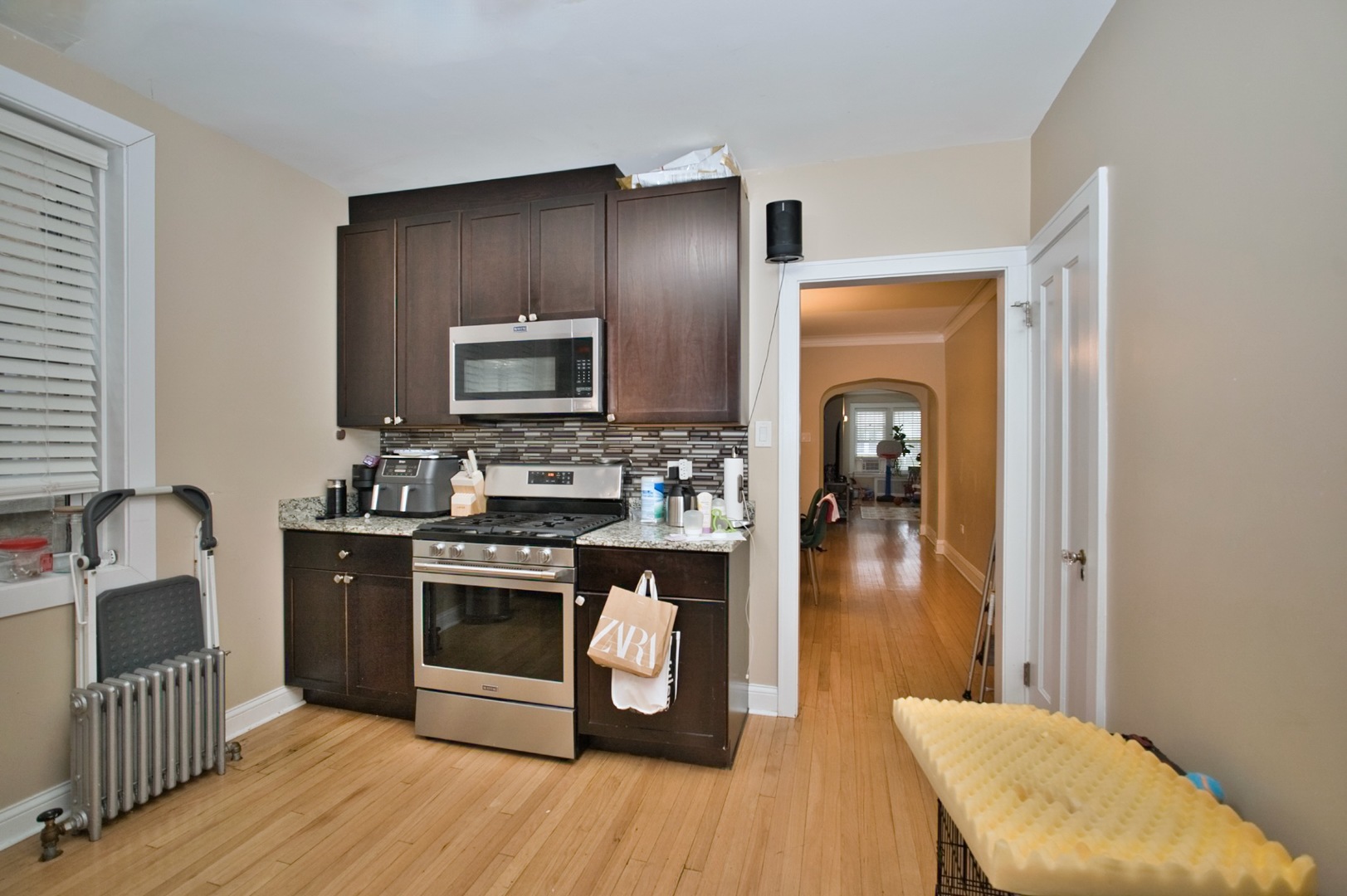 6609 N Artesian Avenue Property Photo 10