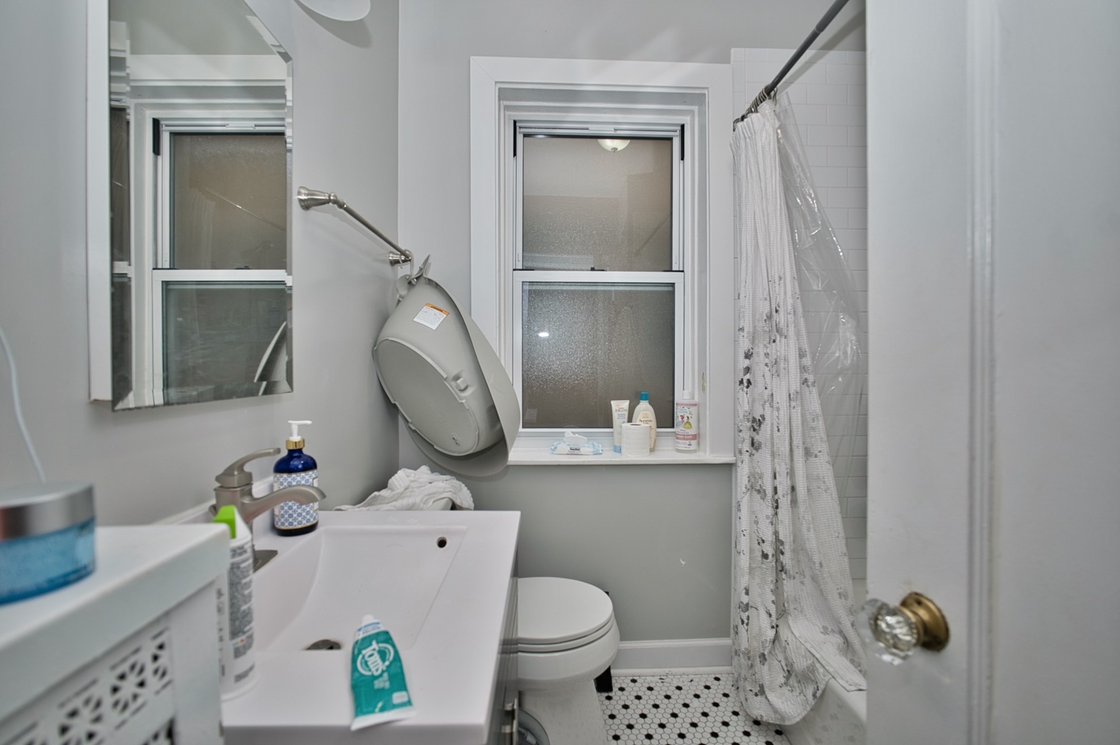 6609 N Artesian Avenue Property Photo 14