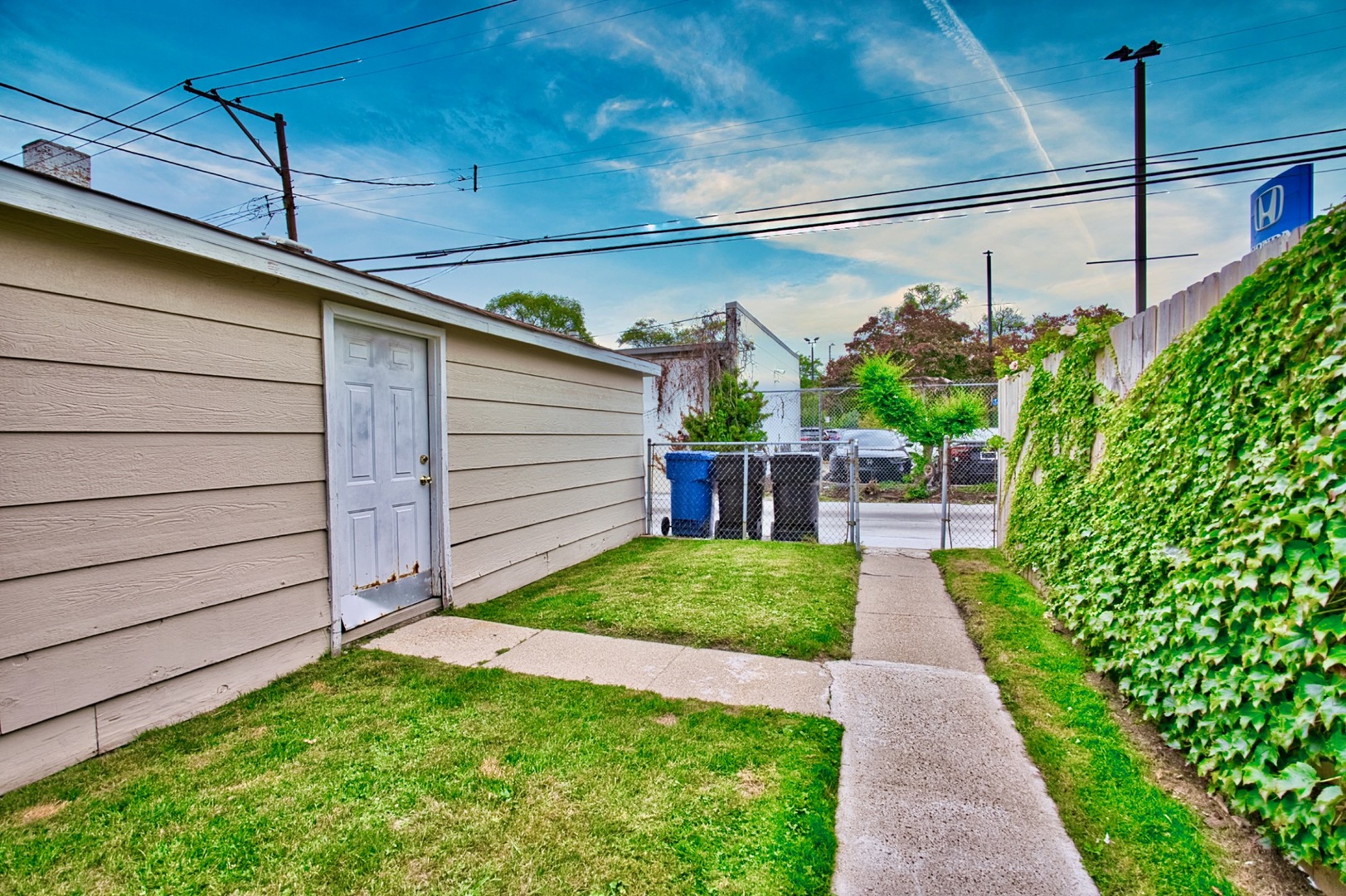 6609 N Artesian Avenue Property Photo 17