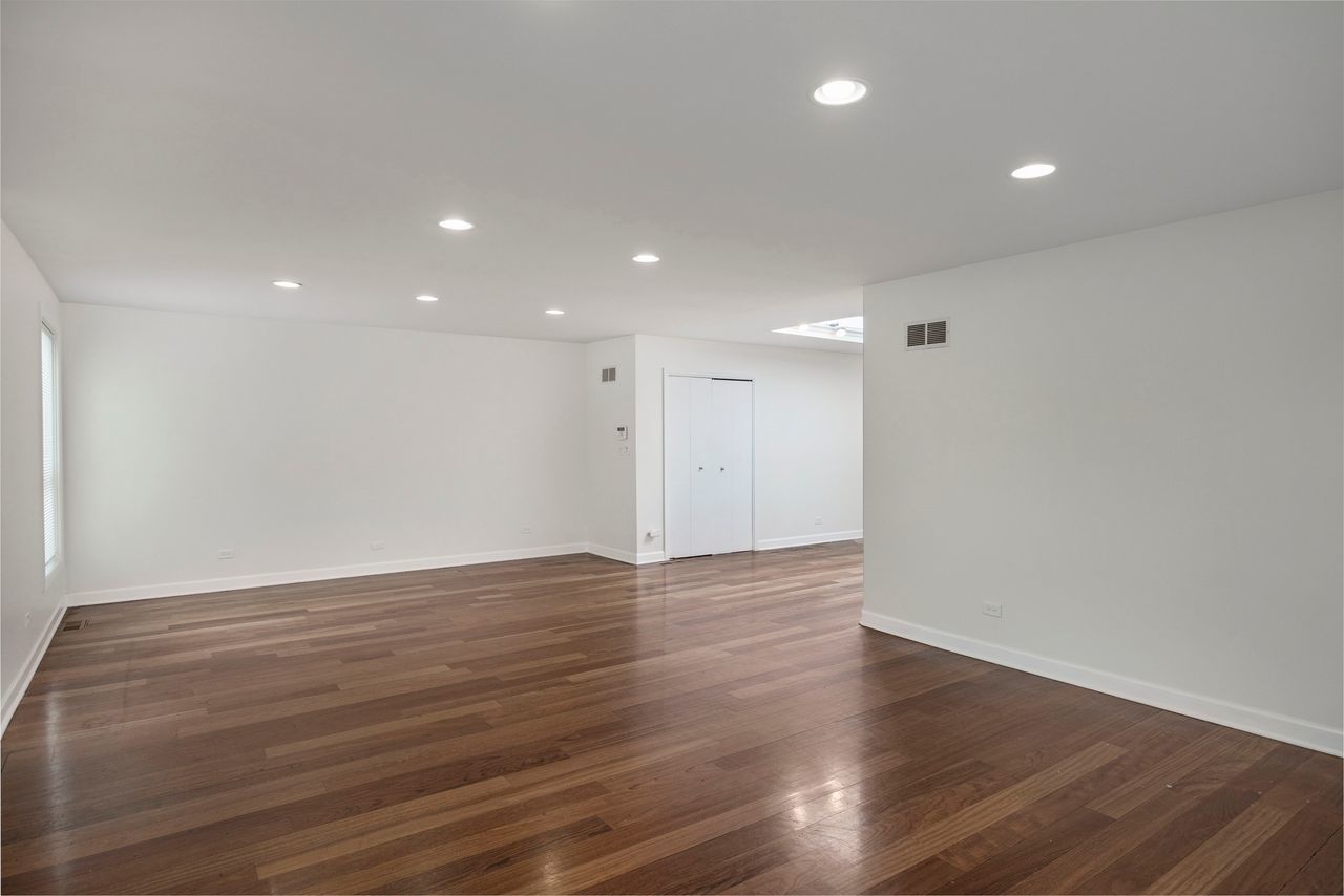 9200 Kedvale Avenue Property Photo 2