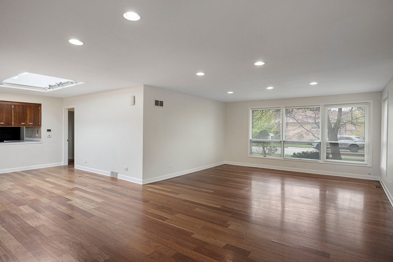 9200 Kedvale Avenue Property Photo 3
