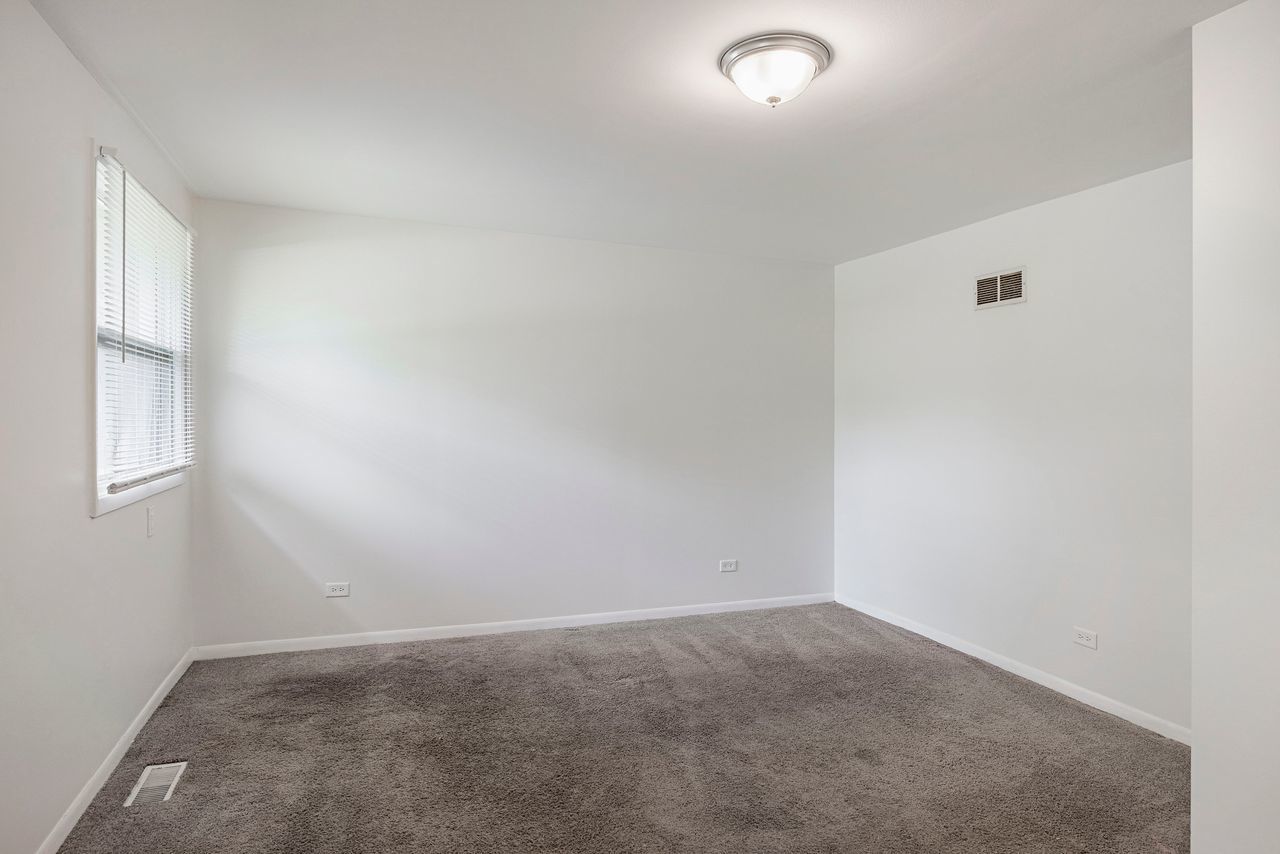 9200 Kedvale Avenue Property Photo 9