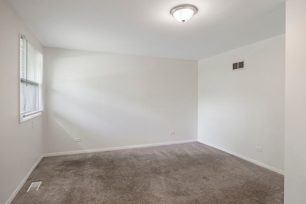 9200 Kedvale Avenue Property Photo 10