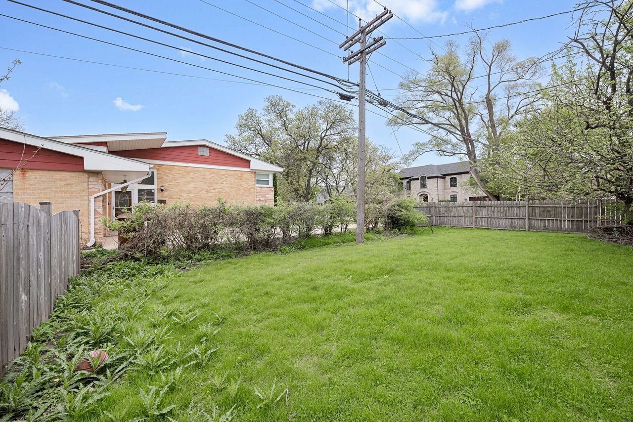 9200 Kedvale Avenue Property Photo 17