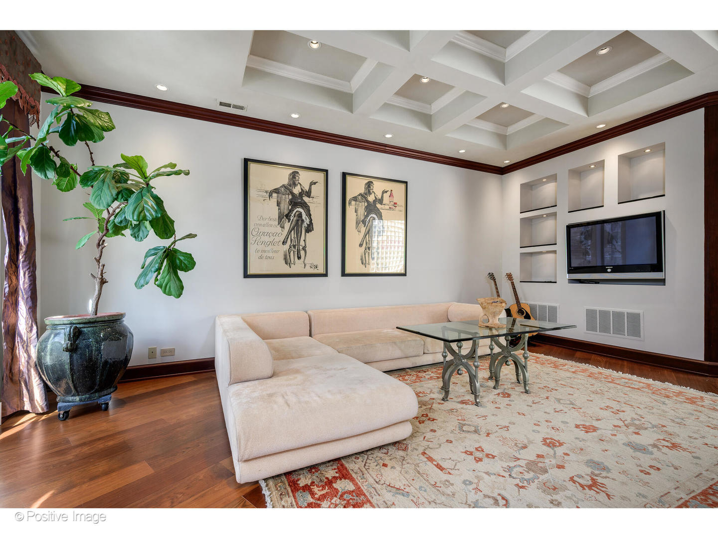 1811 N Howe Street Property Photo 4