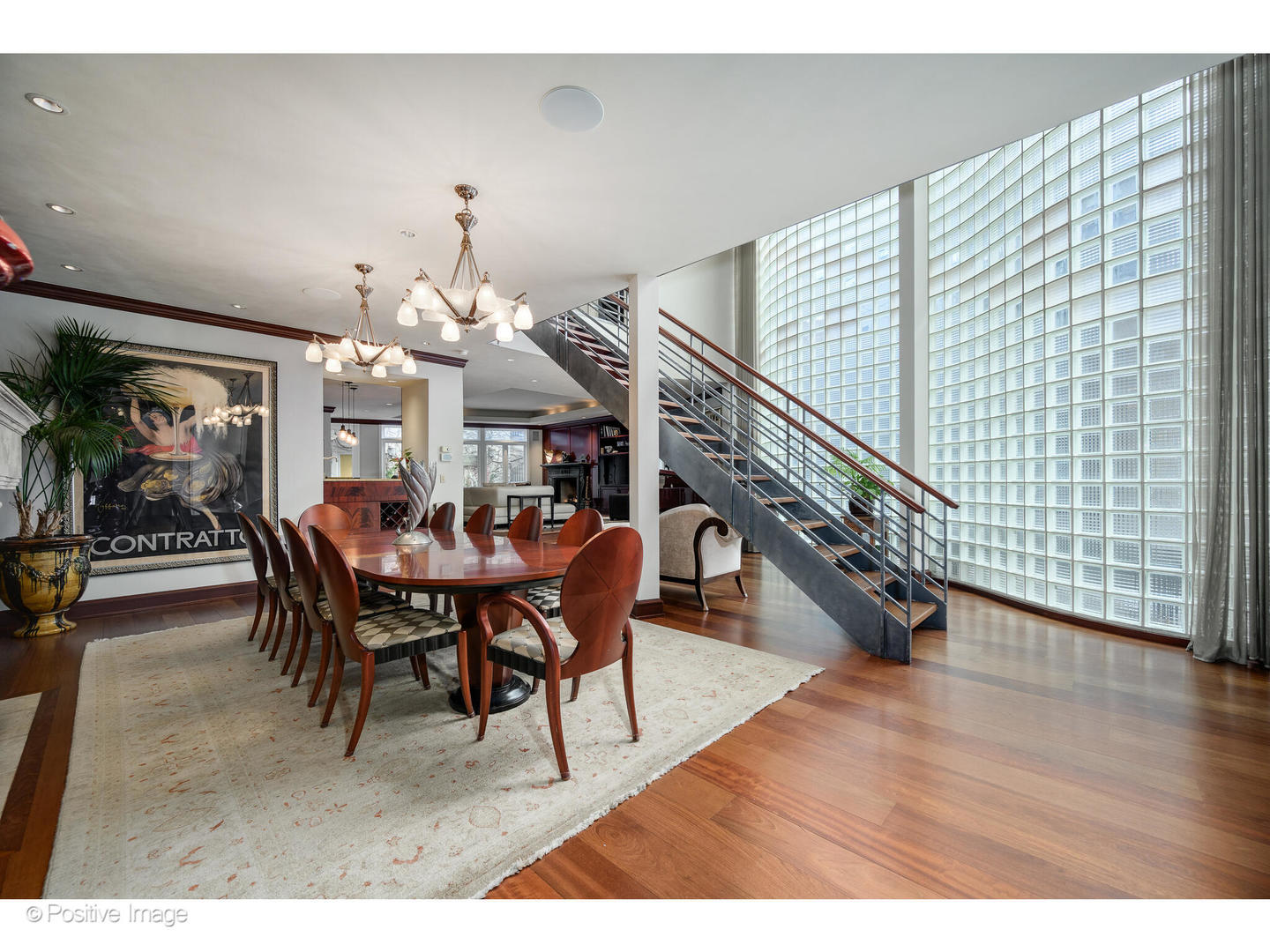 1811 N Howe Street Property Photo 6