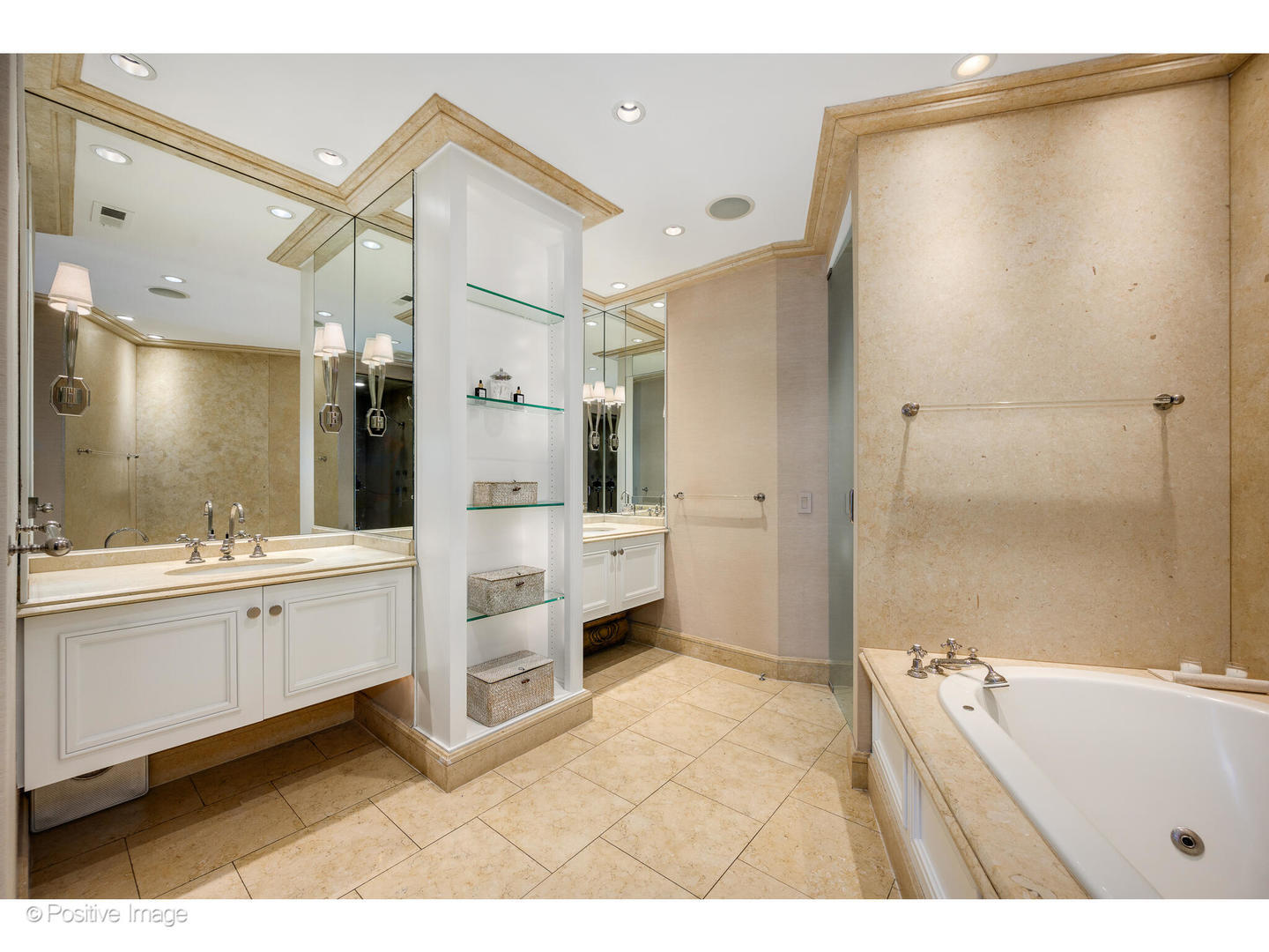 1811 N Howe Street Property Photo 28